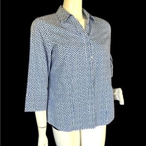 CHICO’S NWOT White with Blue dots non-iron  3/4 sleeve  Cotton Shirt Size 1